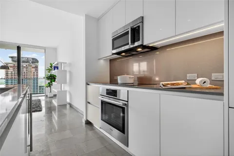 $659,999 | 68 Southeast 6th Street, Unit 3506, Miami, FL 33131