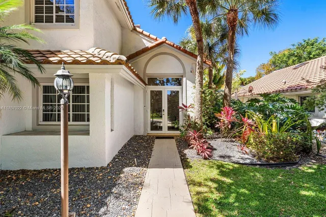 $899,000 | 517 Misty Oaks Drive, Pompano Beach, FL 33069