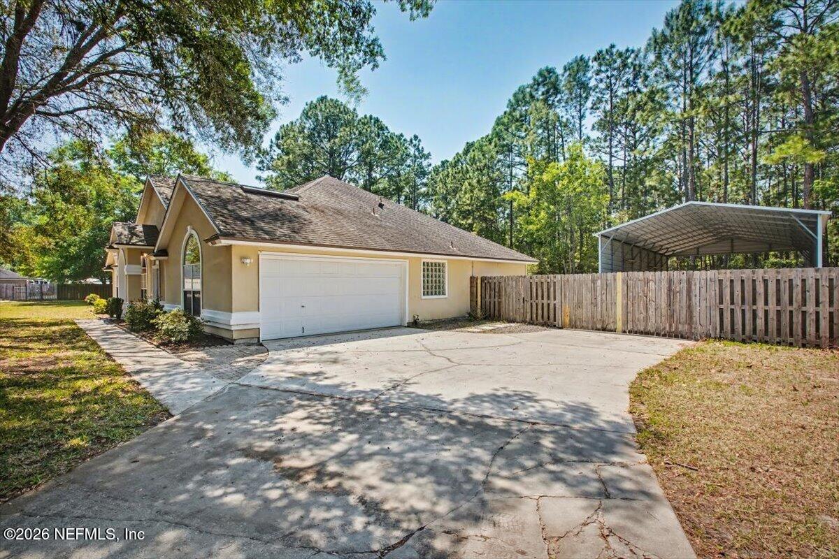 96235 Sweetbriar Lane Yulee, FL 32097 - Photo 2 of 42 Driveway
