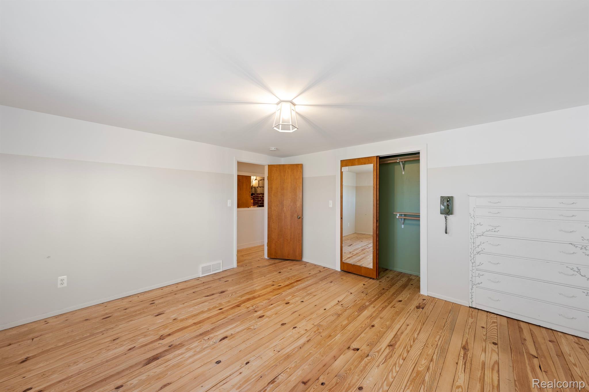 1653 West Hunters Creek Road Lapeer, MI 48446 - Photo 23 of 41 Gallery Image 23