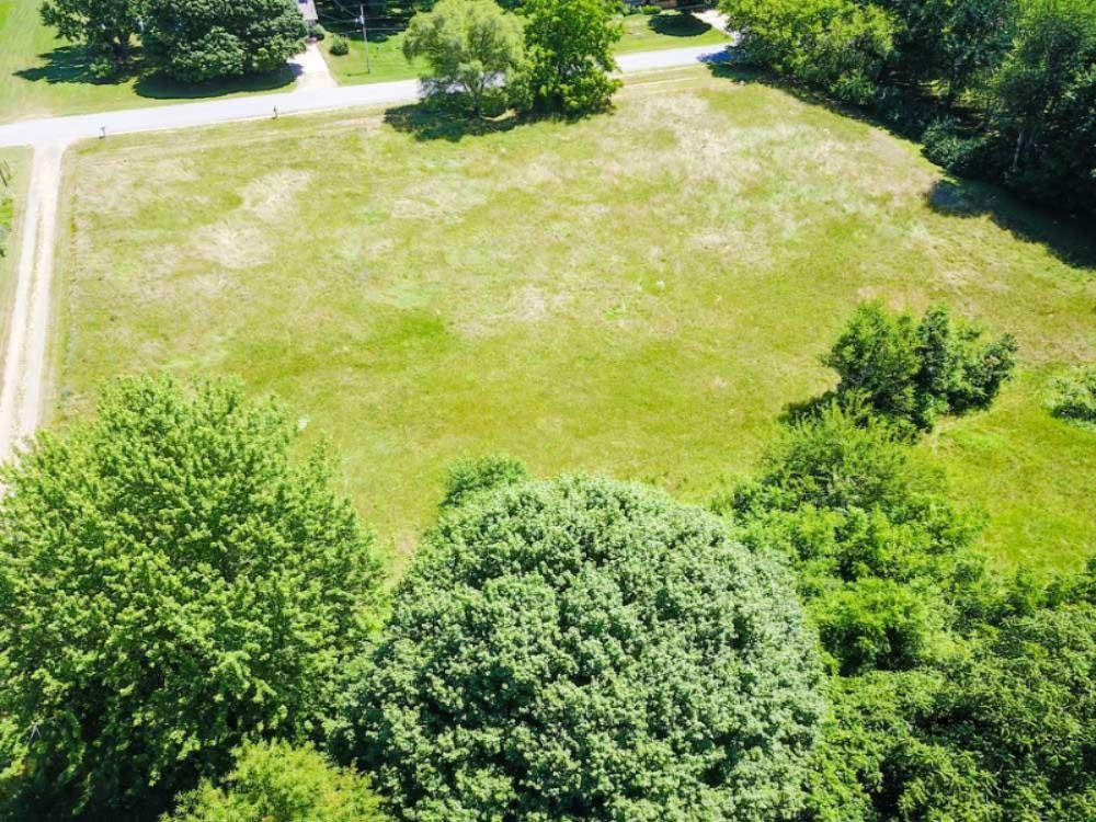 2788 Eaman Road Benton Harbor, MI 49022 - Photo 26 of 28 DJI_0004