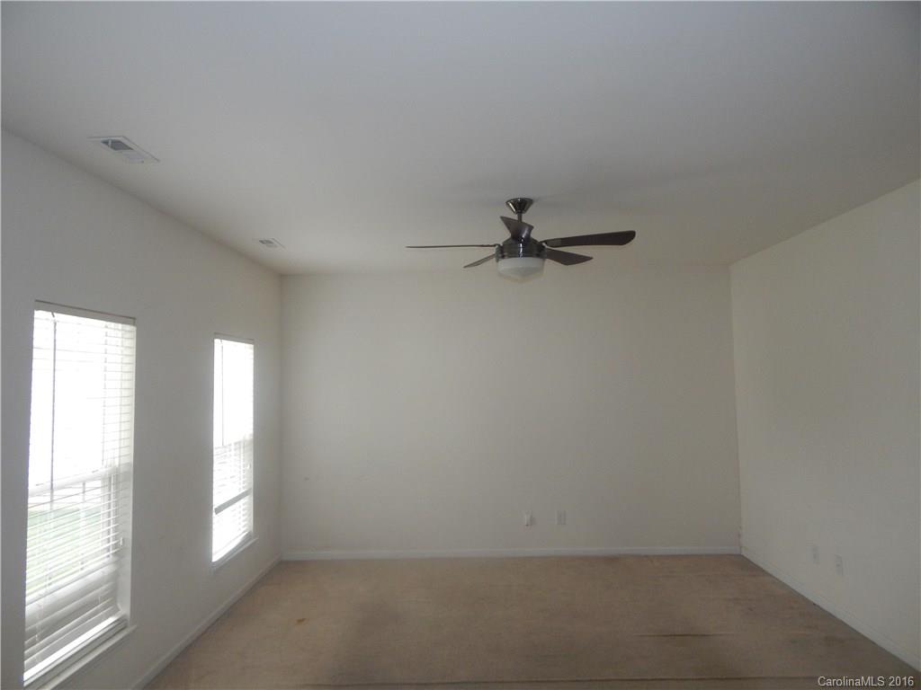 5049 Prosperity Ridge Road, Unit 18 Charlotte, NC 28269 - Photo 3 of 12 Gallery Image 3