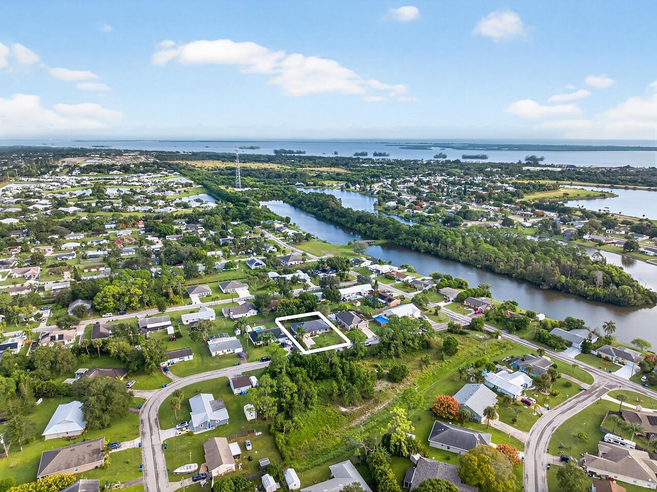 117 High Court Sebastian, FL 32958 - Photo 6 of 54 117-High-Ct-HigMedia-046-1280