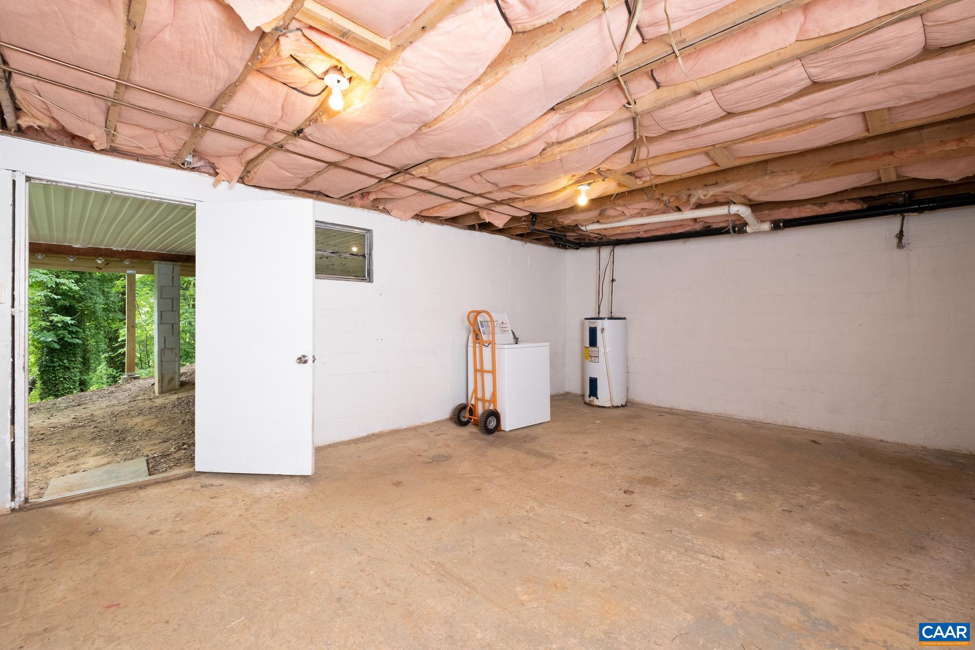 187 Logtrac Road Stanardsville, VA 22973 - Photo 18 of 19 a view of a garage