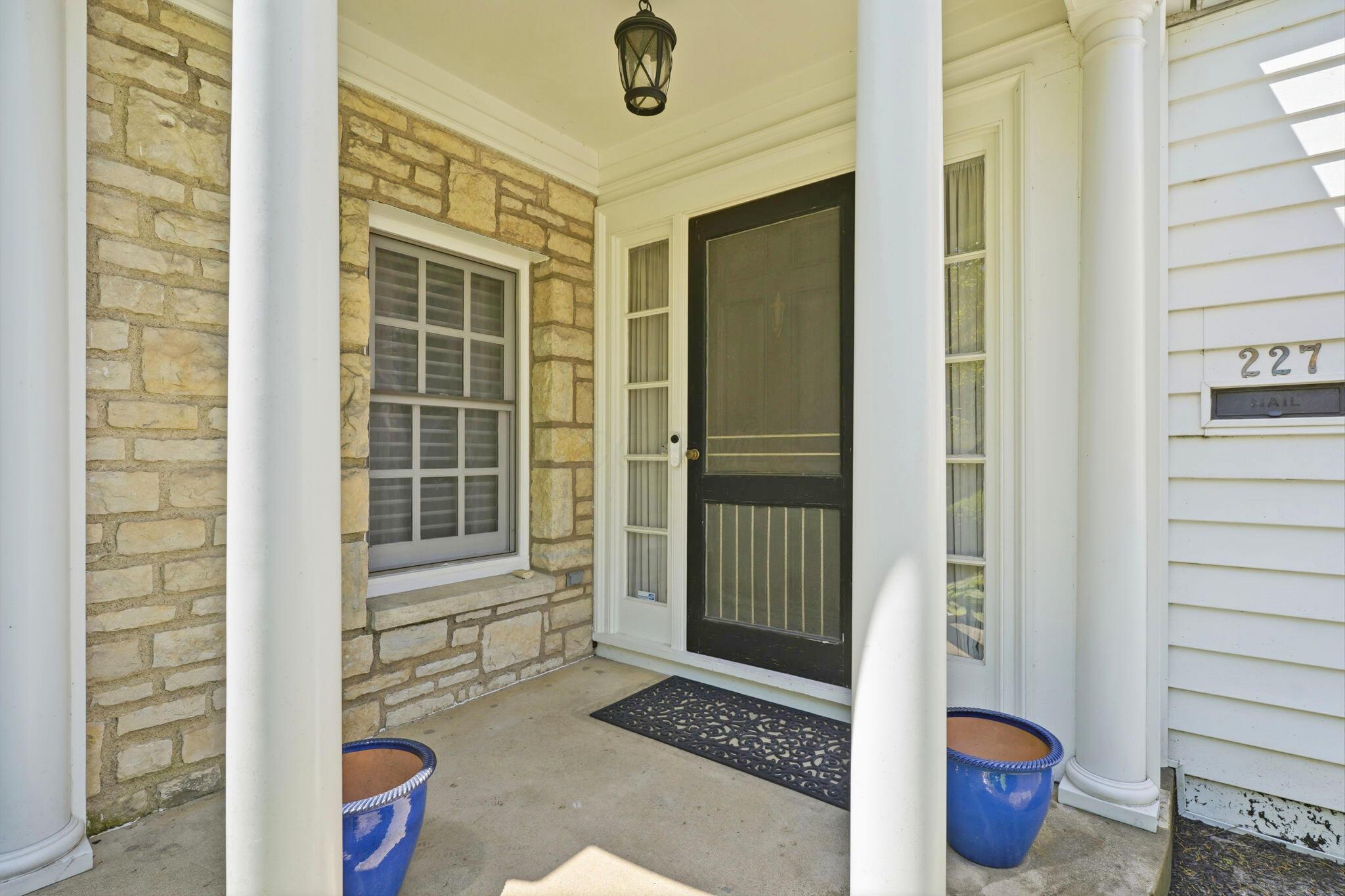 227 South Chesterfield Road Columbus, OH 43209 - Photo 3 of 77 227 S Chesterfield Rd