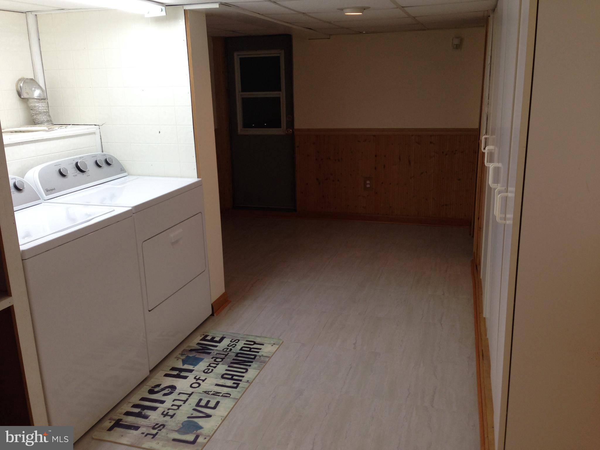 2701 Emerald Road Baltimore, MD 21234 - Photo 21 of 22 Laundry