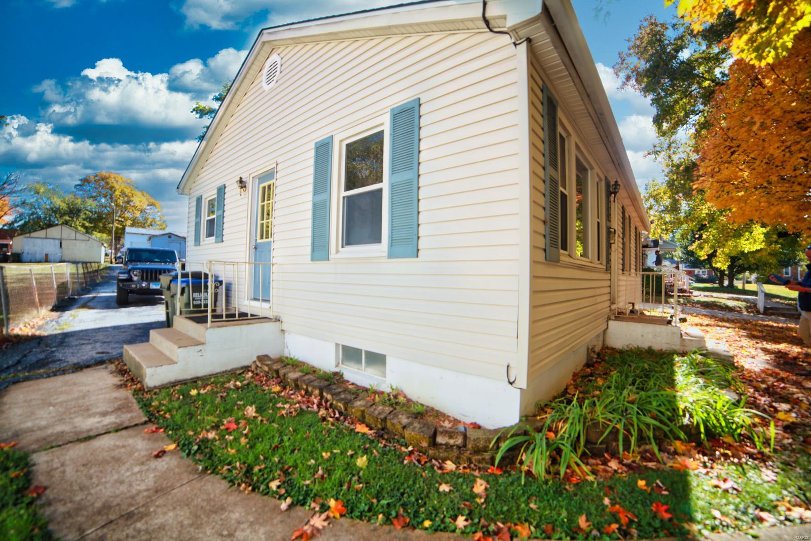536 South Main Street Waterloo, IL 62298 - Photo 4 of 21 Gallery Image 4