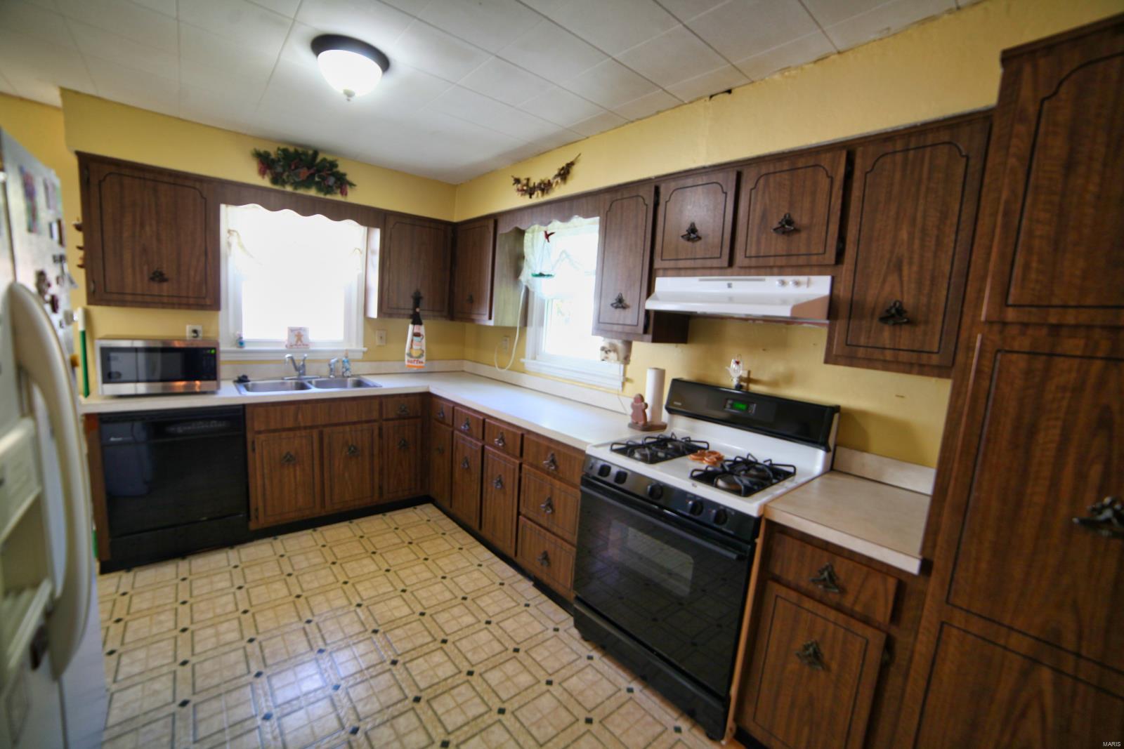 536 South Main Street Waterloo, IL 62298 - Photo 7 of 21 Gallery Image 7