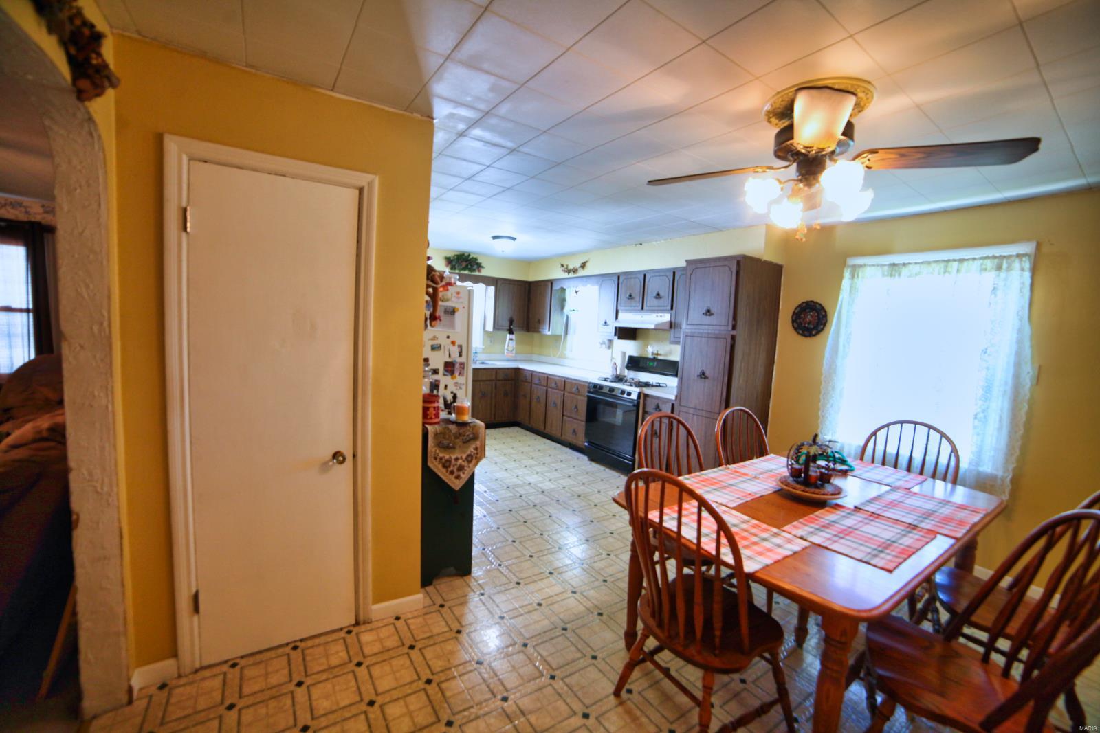 536 South Main Street Waterloo, IL 62298 - Photo 10 of 21 Gallery Image 10