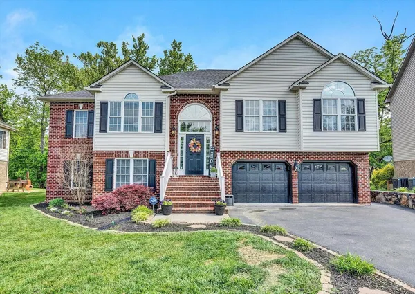 $479,950 | 1334 Millers Landing Circle, Roanoke, VA 24019