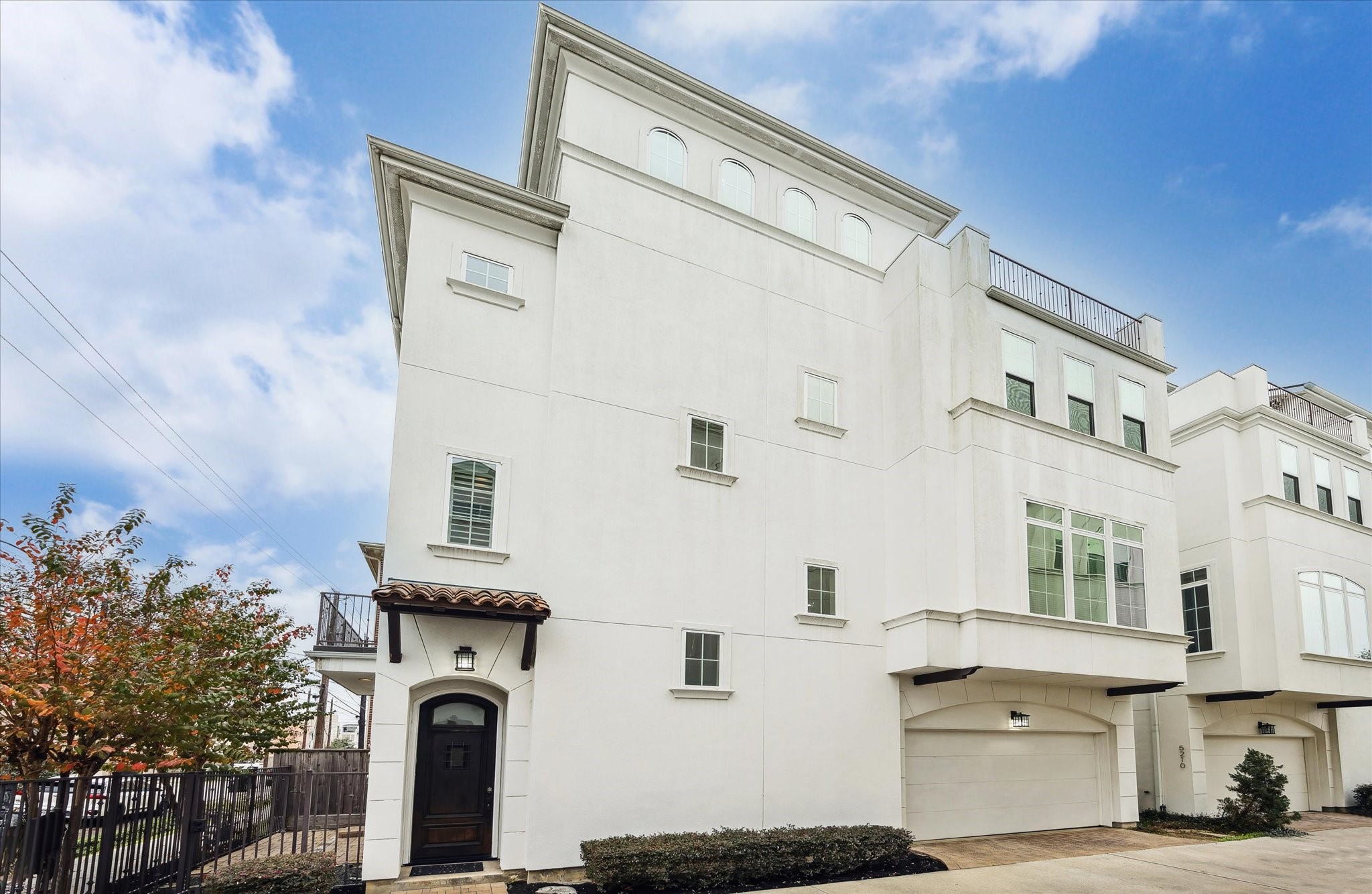 5212 Larkin Street Houston, TX 77007 - Photo 3 of 47