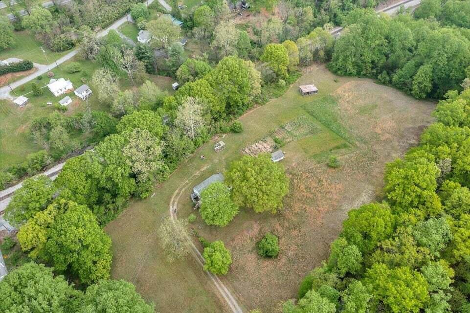 1038 Adelaide Lane Blue Ridge, VA 24064 - Photo 18 of 23 an aerial view of a residential houses with yard
