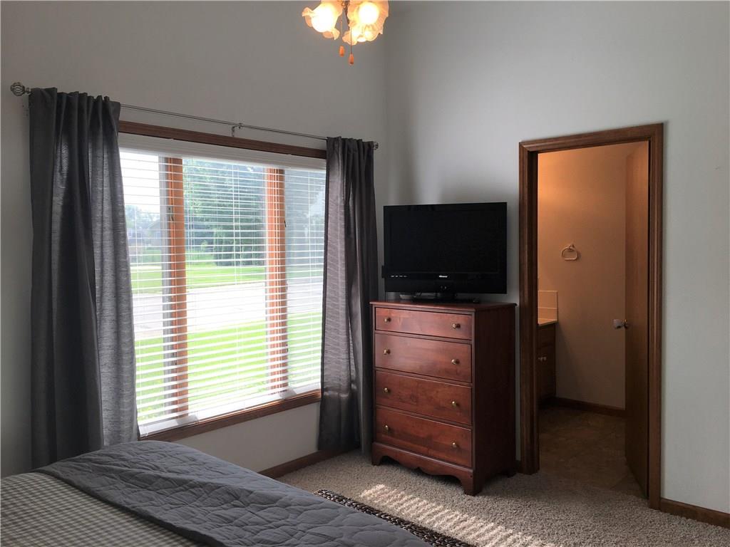 6040 East Meadow Ridge Road Columbus, IN 47203 - Photo 14 of 28 Gallery Image 14