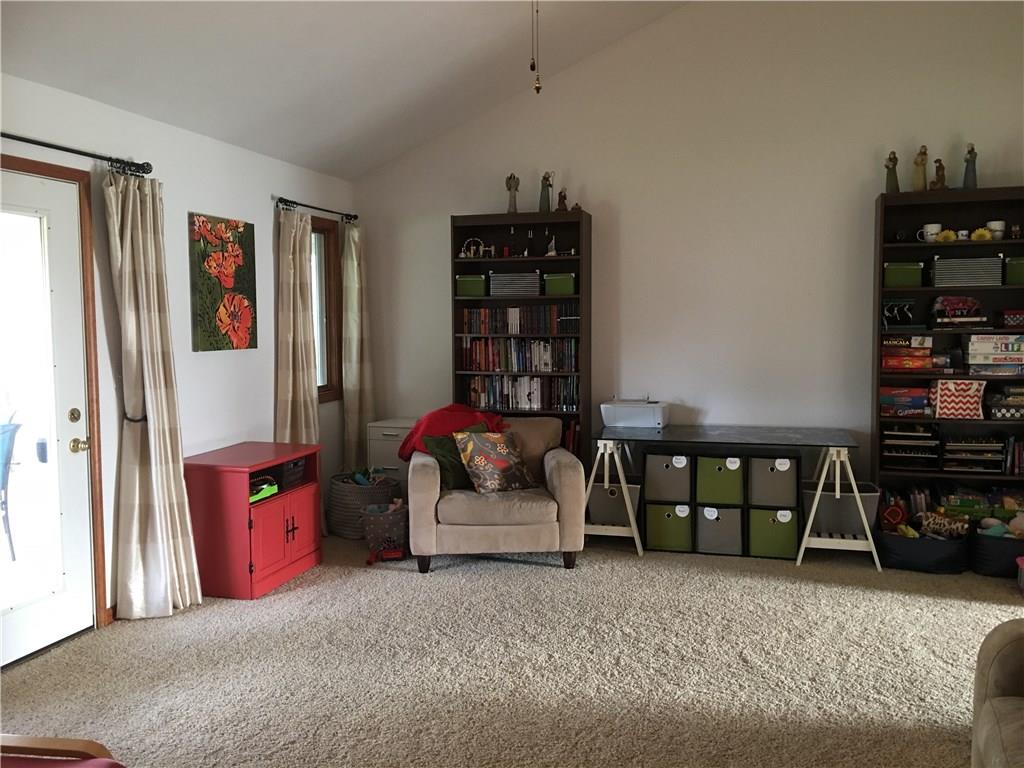 6040 East Meadow Ridge Road Columbus, IN 47203 - Photo 9 of 28 Gallery Image 9