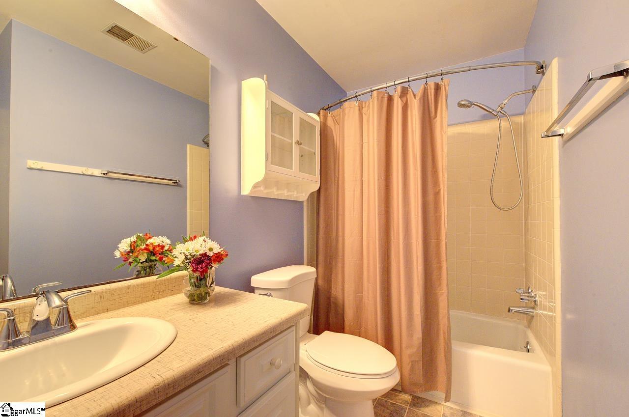 8 Rising Sun Court Taylors, SC 29687 - Photo 7 of 48 Gallery Image 7