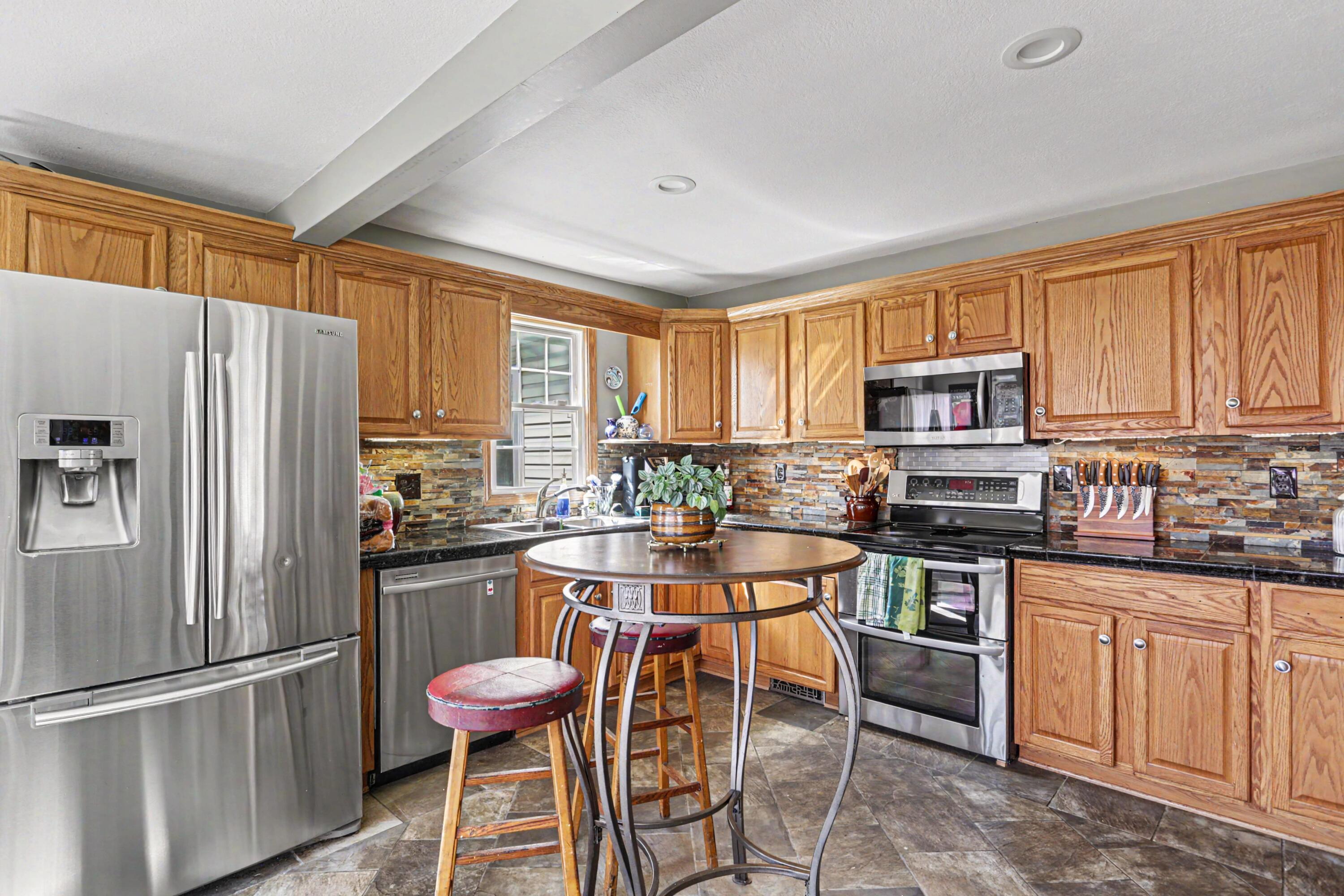 4353 Hoover Road Grove City, OH 43123 - Photo 7 of 34