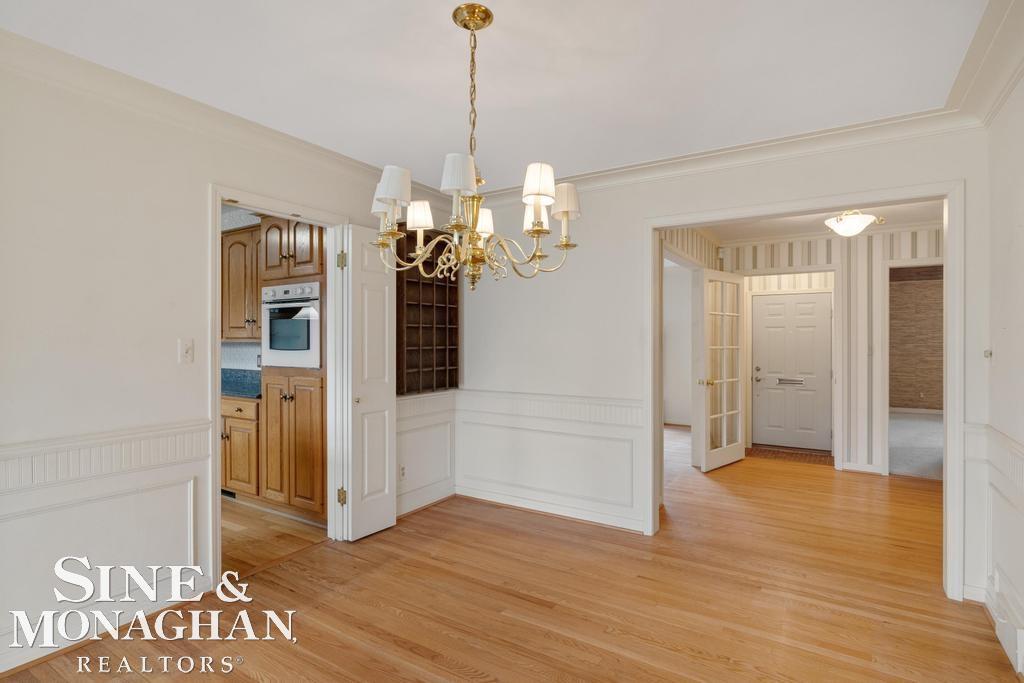 51 Roslyn Road Grosse Pointe, MI 48236 - Photo 18 of 47 50171090-1b0ed2ac-e74f-4520-8576-d856152dae2d.JPG