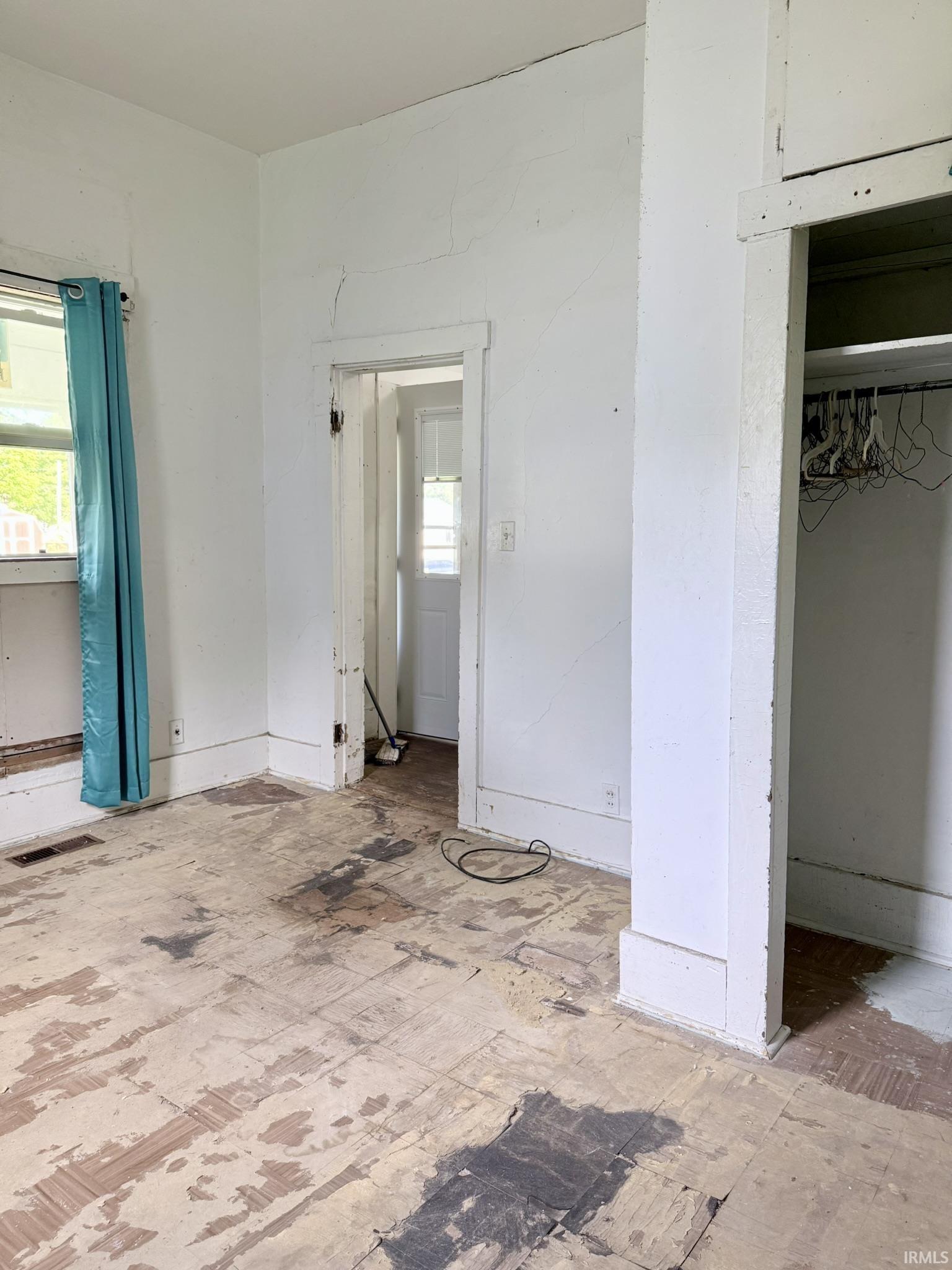 955 South Shank Street Portland, IN 47371 - Photo 9 of 15