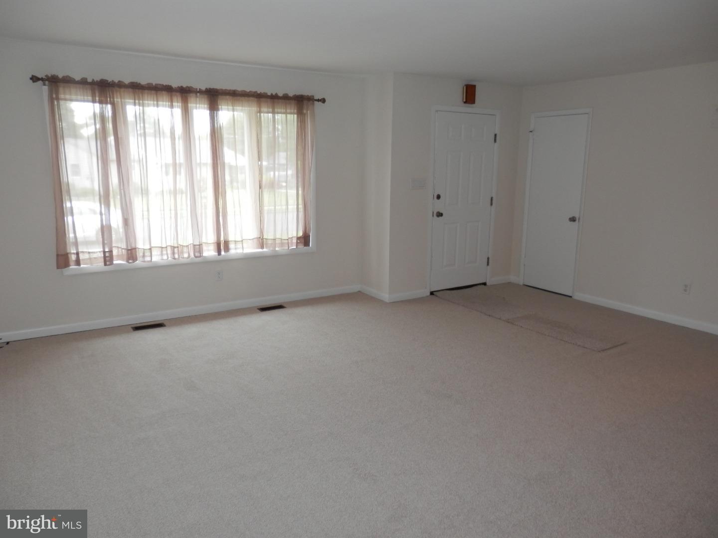 9 Nassau Road Lumberton, NJ 08048 - Photo 9 of 25 Living Room