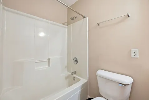 $220,000 | 1497 Stonefield Drive, DeKalb, IL 60115