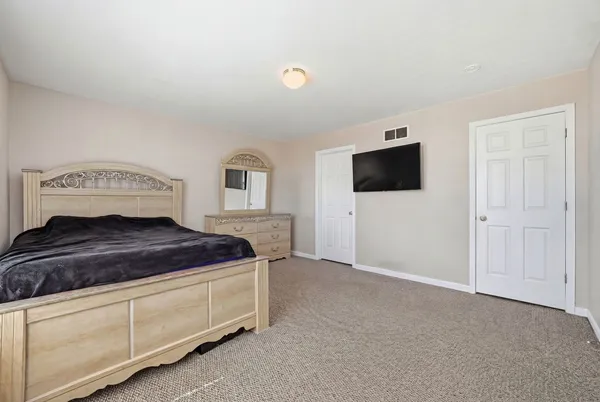 $220,000 | 1497 Stonefield Drive, DeKalb, IL 60115