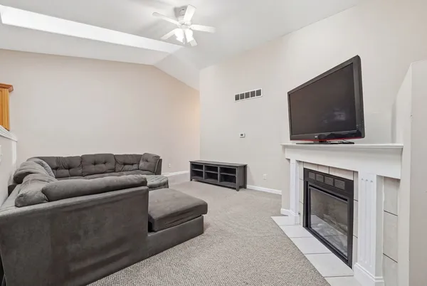 $220,000 | 1497 Stonefield Drive, DeKalb, IL 60115