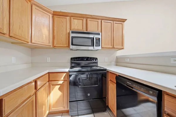 $220,000 | 1497 Stonefield Drive, DeKalb, IL 60115