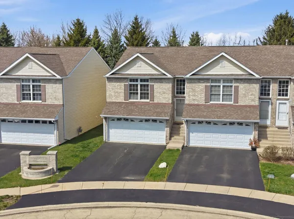 $220,000 | 1497 Stonefield Drive, DeKalb, IL 60115