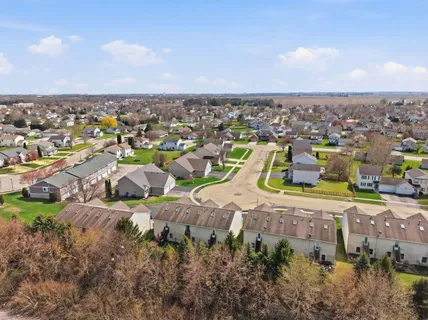 $220,000 | 1497 Stonefield Drive, DeKalb, IL 60115