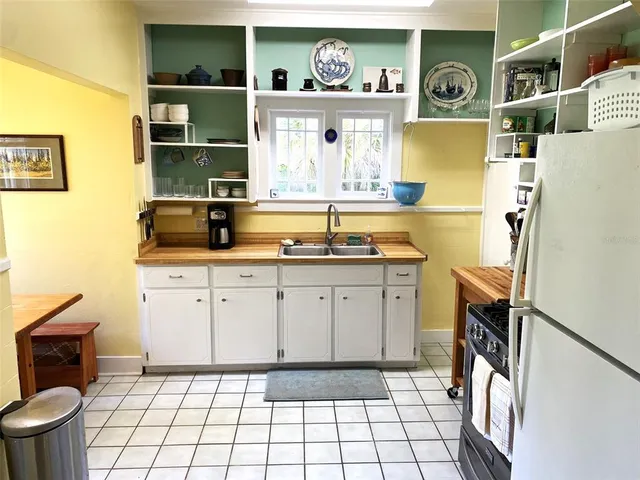 $2,500 | 808 Faulkner Street, New Smyrna Beach, FL 32168