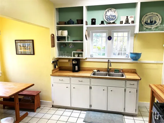 $2,500 | 808 Faulkner Street, New Smyrna Beach, FL 32168