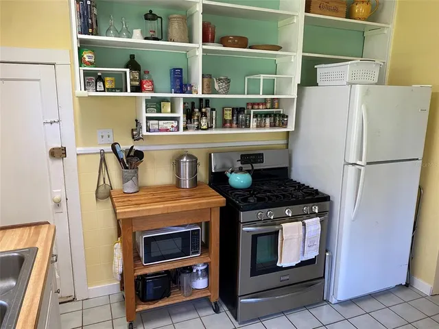 $2,500 | 808 Faulkner Street, New Smyrna Beach, FL 32168