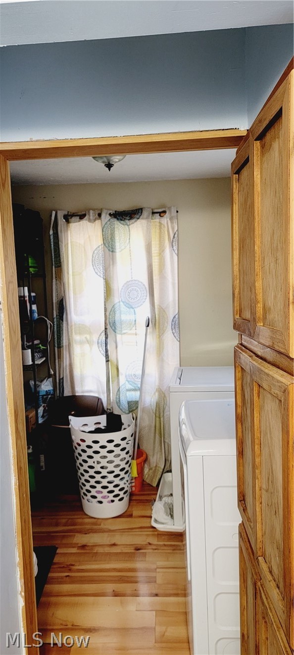 567 Reed Avenue Akron, OH 44301 - Photo 9 of 25 Laundry room off of Bathroom