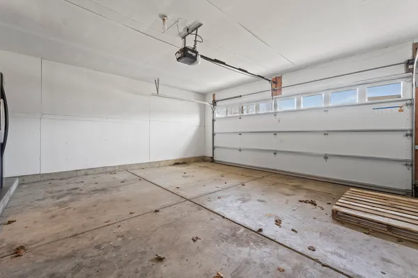 $3,300 | 32804 Bending Creek Road, Lakemoor, IL 60051