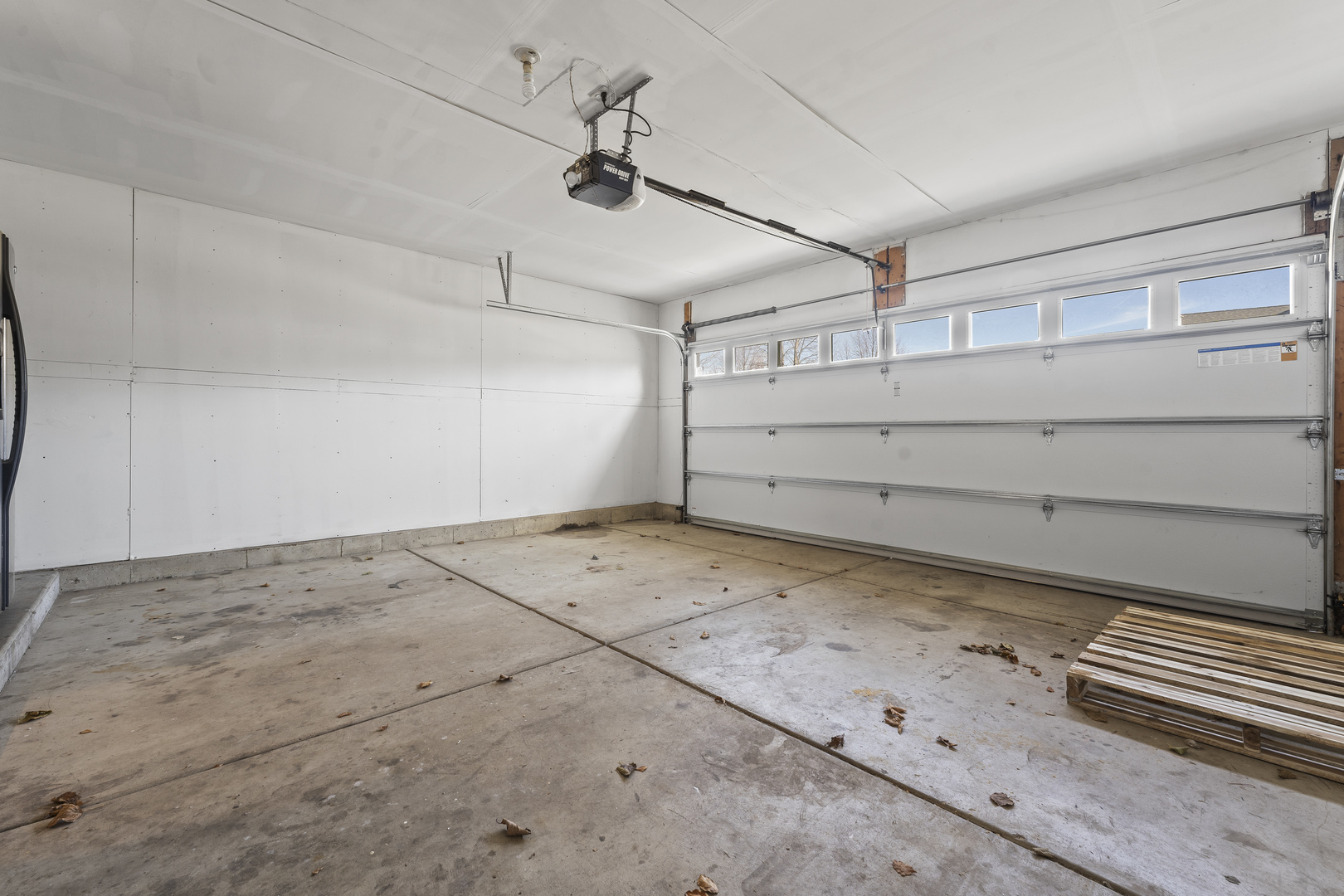 32804 Bending Creek Road Lakemoor, IL 60051 - Photo 32 of 42 a view of a garage