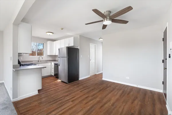 $1,695 | 708 65th Street, Unit 5, Westmont, IL 60559