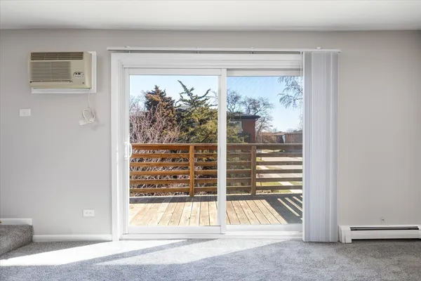 $1,695 | 708 65th Street, Unit 5, Westmont, IL 60559