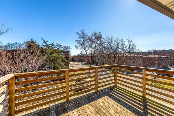 $1,695 | 708 65th Street, Unit 5, Westmont, IL 60559