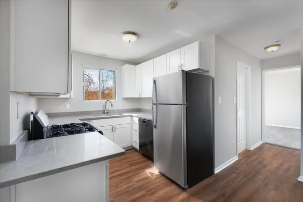 $1,695 | 708 65th Street, Unit 5, Westmont, IL 60559