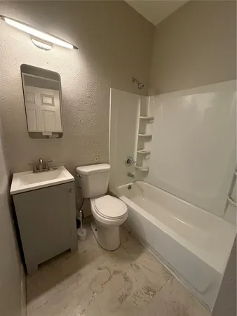 $1,350 | 3403 Yupon Street, Unit 2, Houston, TX 77006
