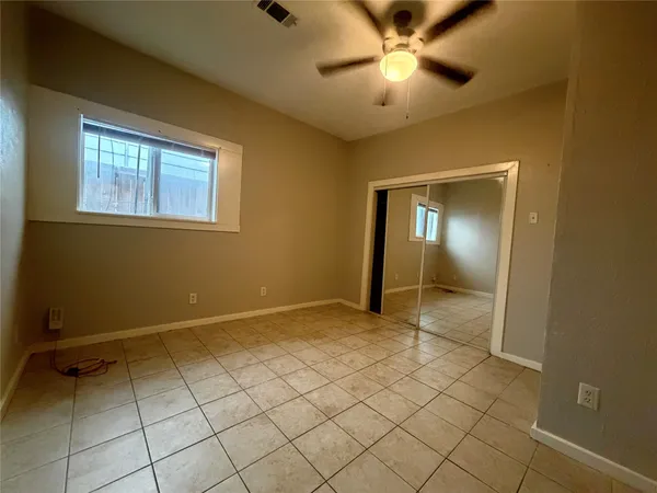 $1,350 | 3403 Yupon Street, Unit 2, Houston, TX 77006
