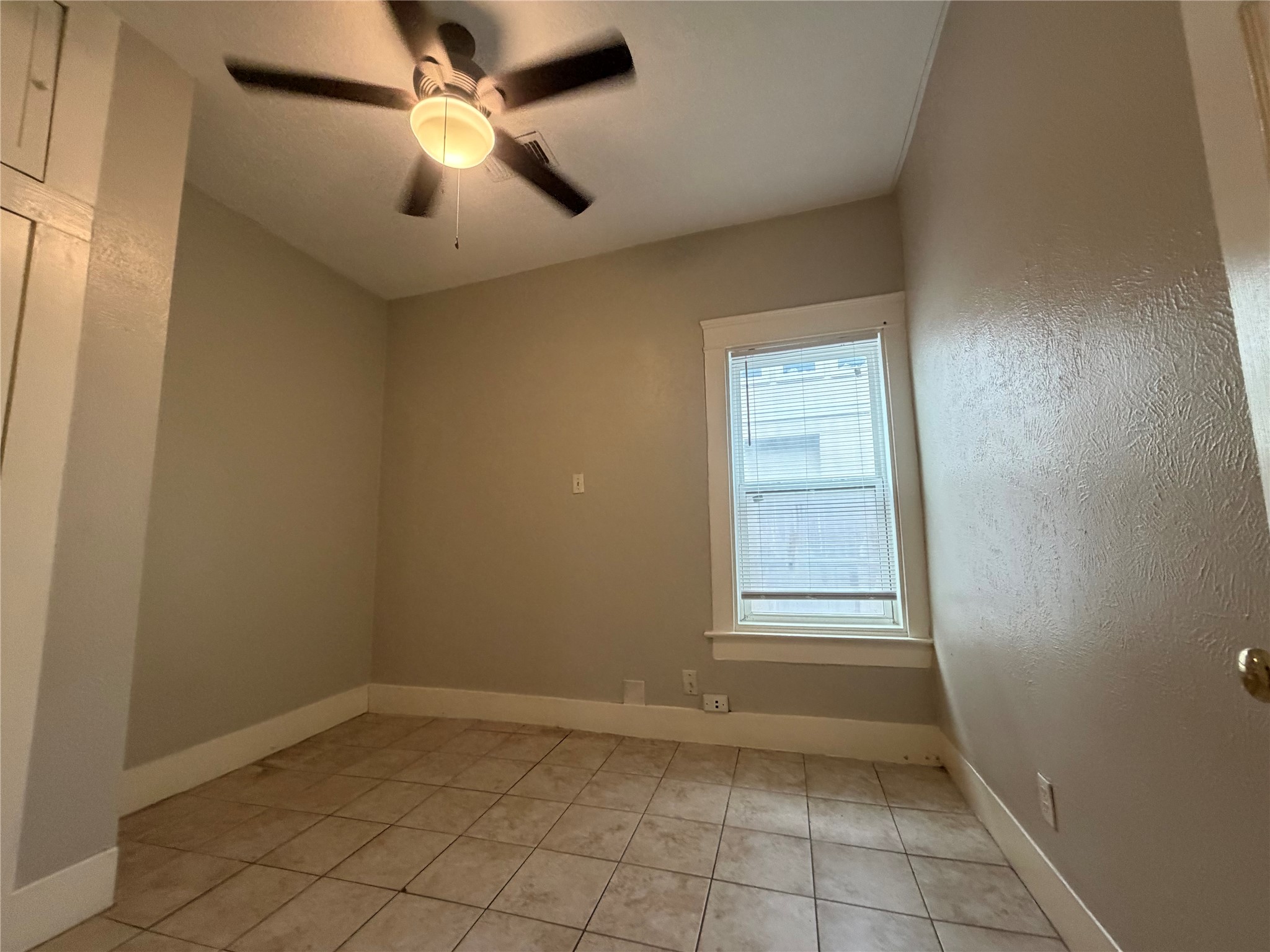 3403 Yupon Street, Unit 2 Houston, TX 77006 - Photo 9 of 13