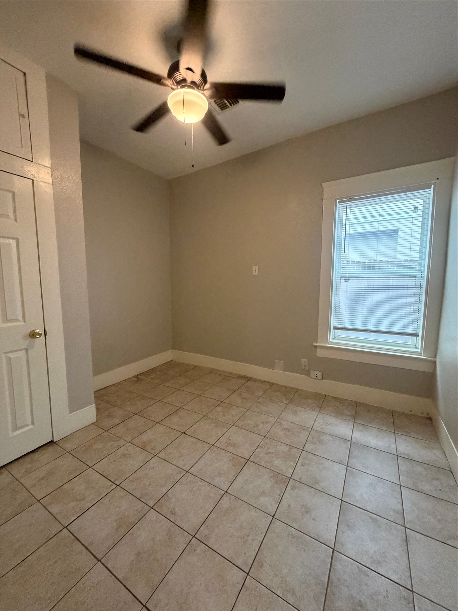 3403 Yupon Street, Unit 2 Houston, TX 77006 - Photo 10 of 13