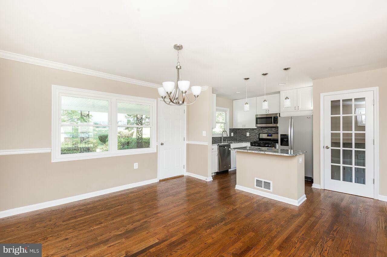 7301 Dooman Road Baltimore, MD 21244 - Photo 9 of 27 Dining Room