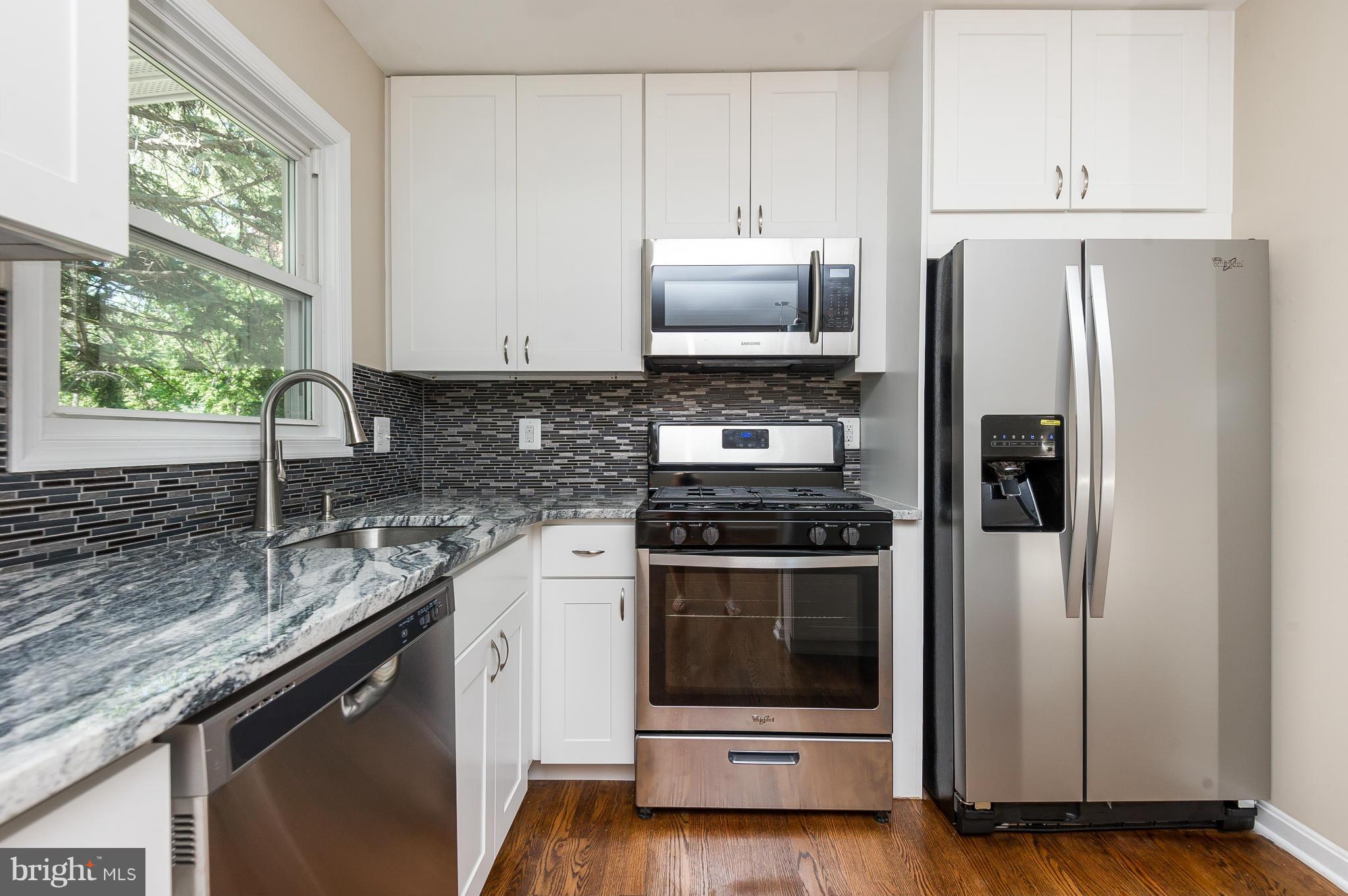 7301 Dooman Road Baltimore, MD 21244 - Photo 10 of 27 Kitchen