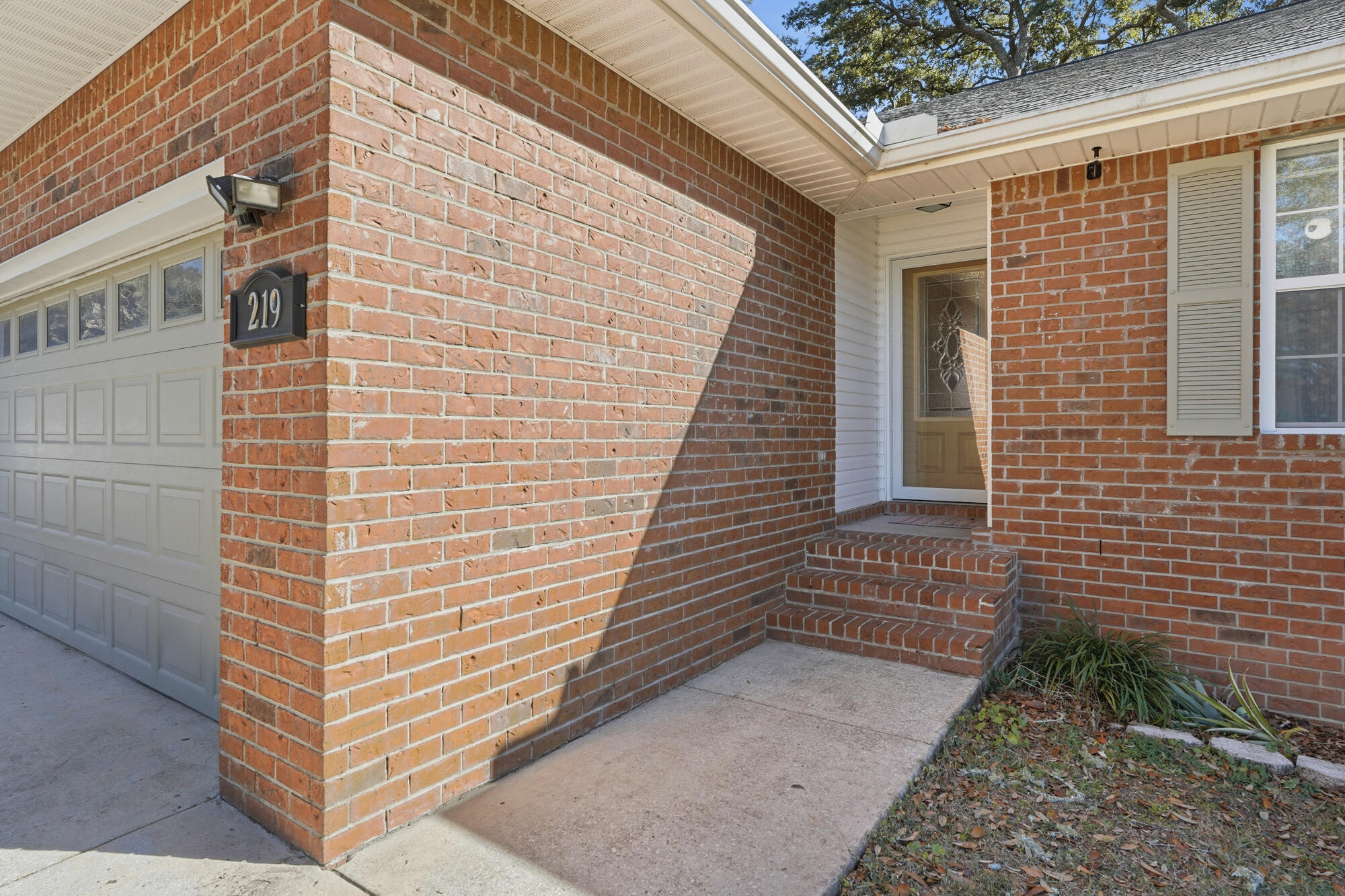 219 Cook Street Niceville, FL 32578 - Photo 2 of 26 219_cook_st-awp_media-004