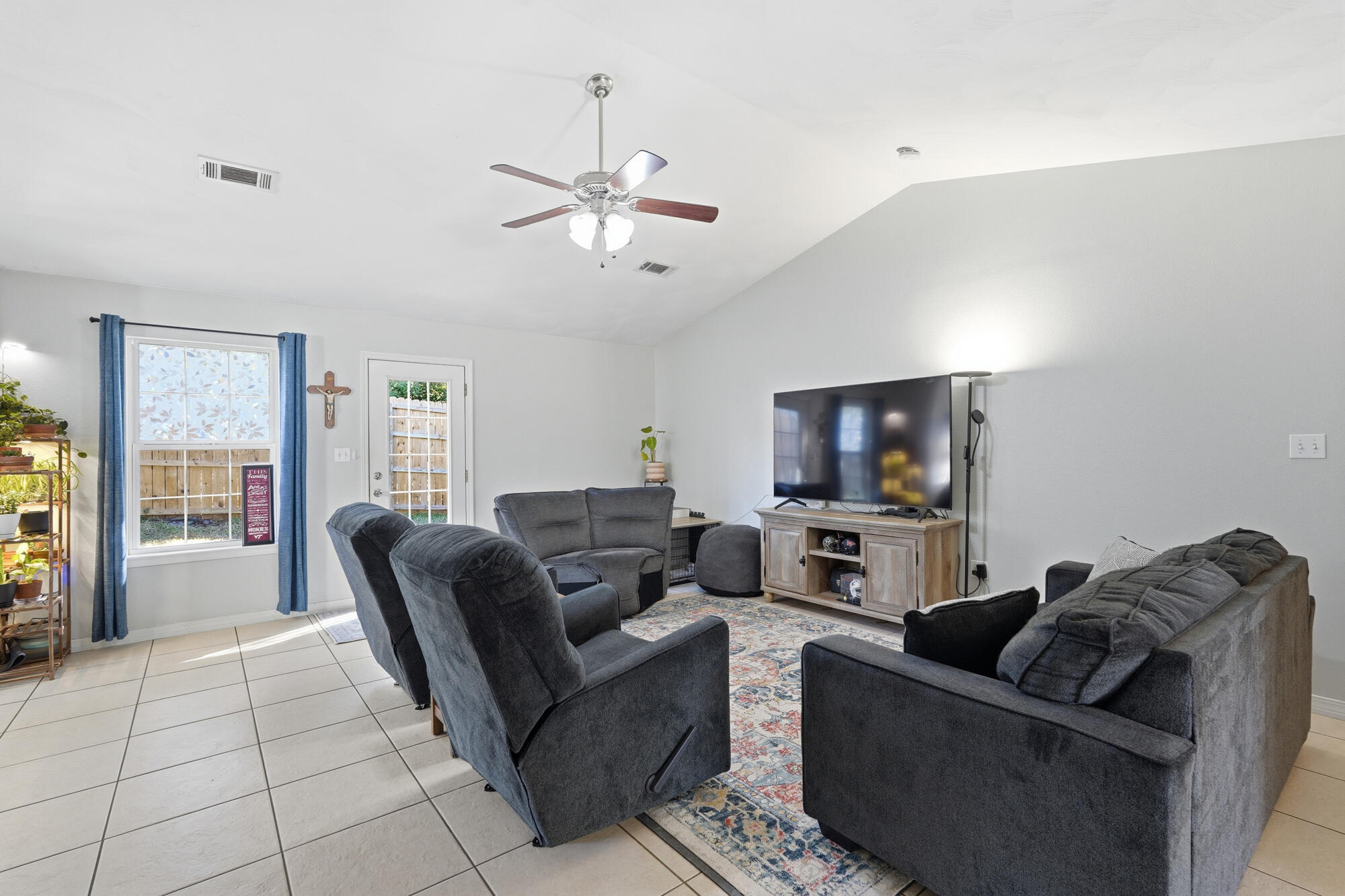 219 Cook Street Niceville, FL 32578 - Photo 4 of 26 219_cook_st-awp_media-006