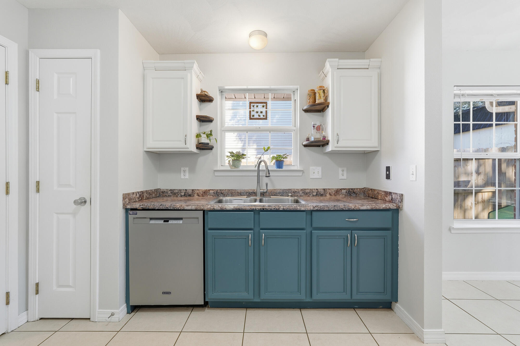 219 Cook Street Niceville, FL 32578 - Photo 9 of 26 219_cook_st-awp_media-013