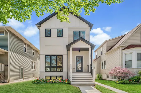 $950,000 | 5825 West Byron Street, Chicago, IL 60634
