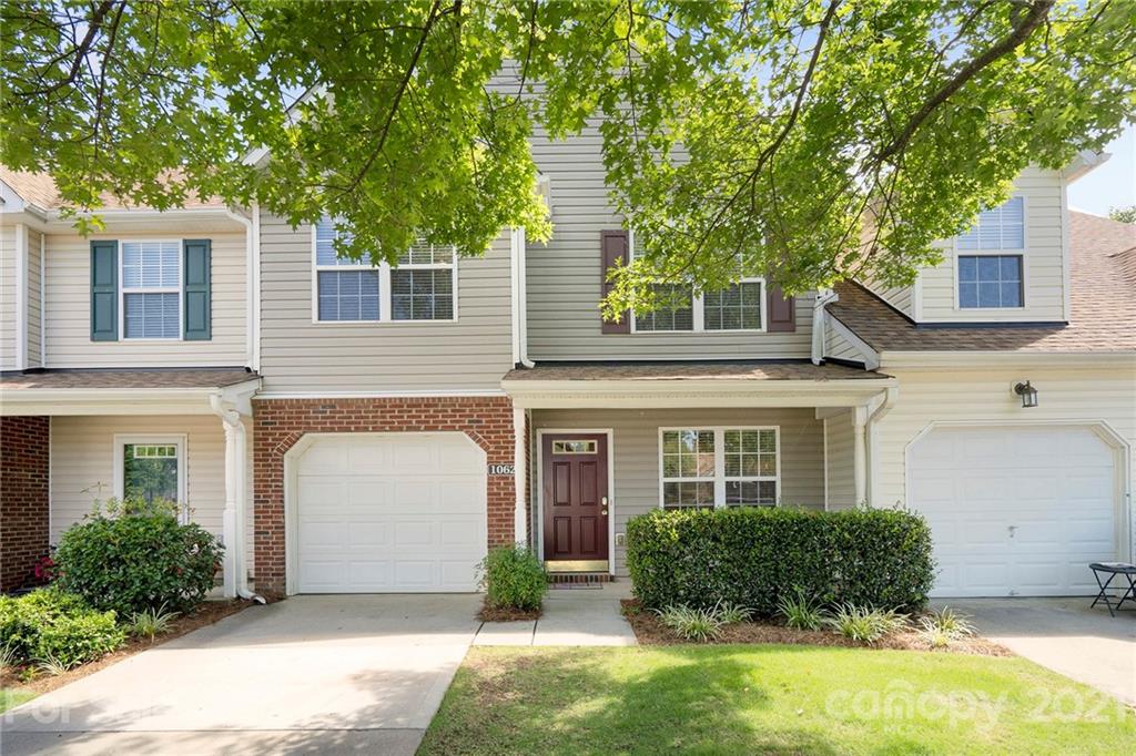 10621 Fuller Ridge Circle Charlotte, NC 28270 - Photo 1 of 32 front view of a house